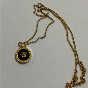 베르사체 메두사 목걸이 (DG17255 DJMR)