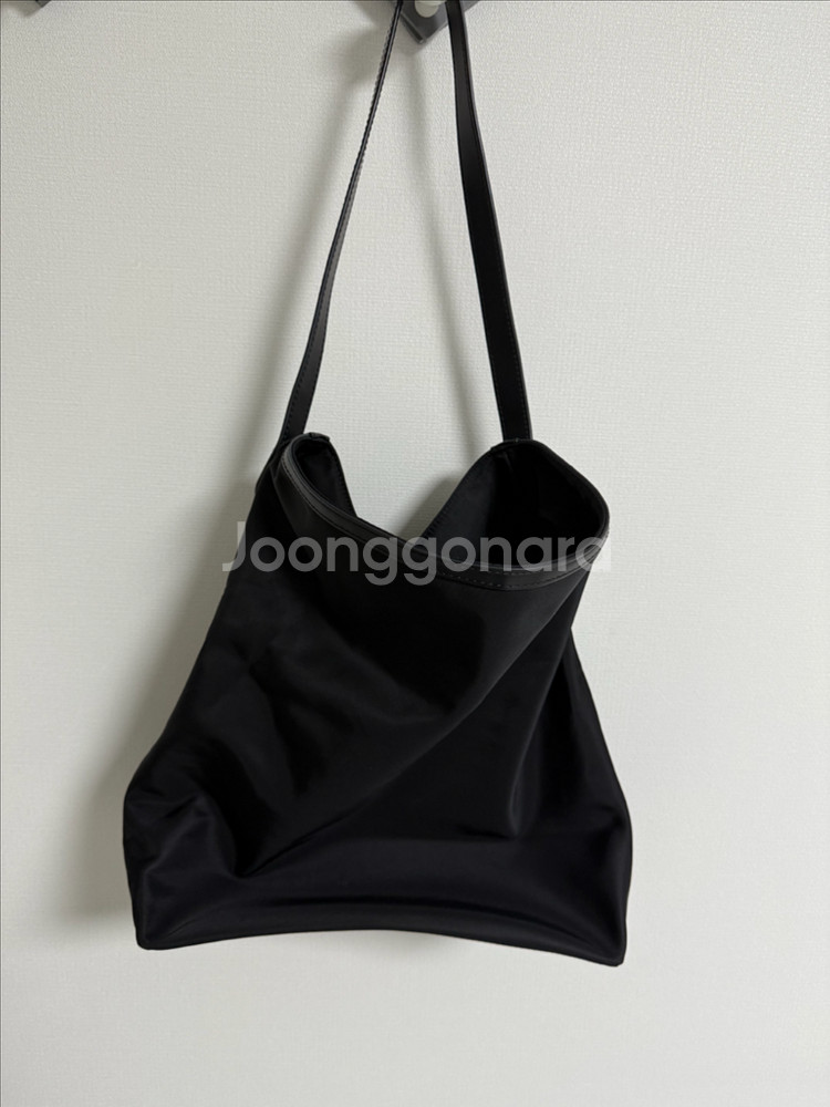 디애퍼처 벌키 나일론 블랙 토트백 비이커--3