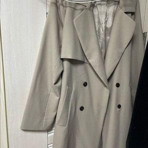 트렌치자켓 포함 옷 일괄