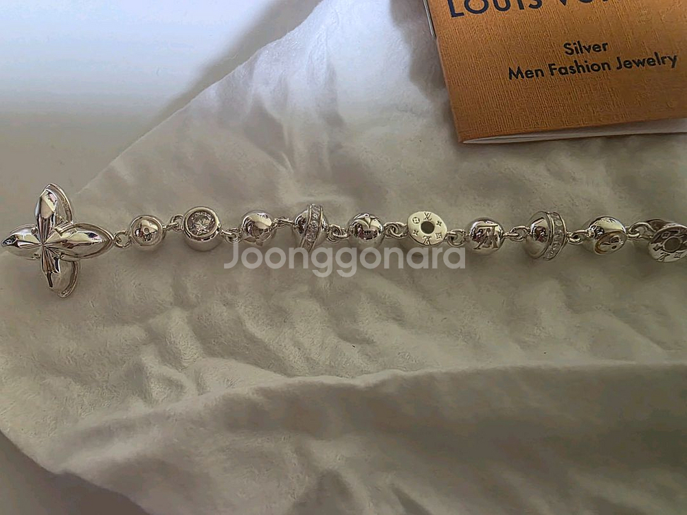 (새상품) 루이비통 Lv 글로브 팔찌--4