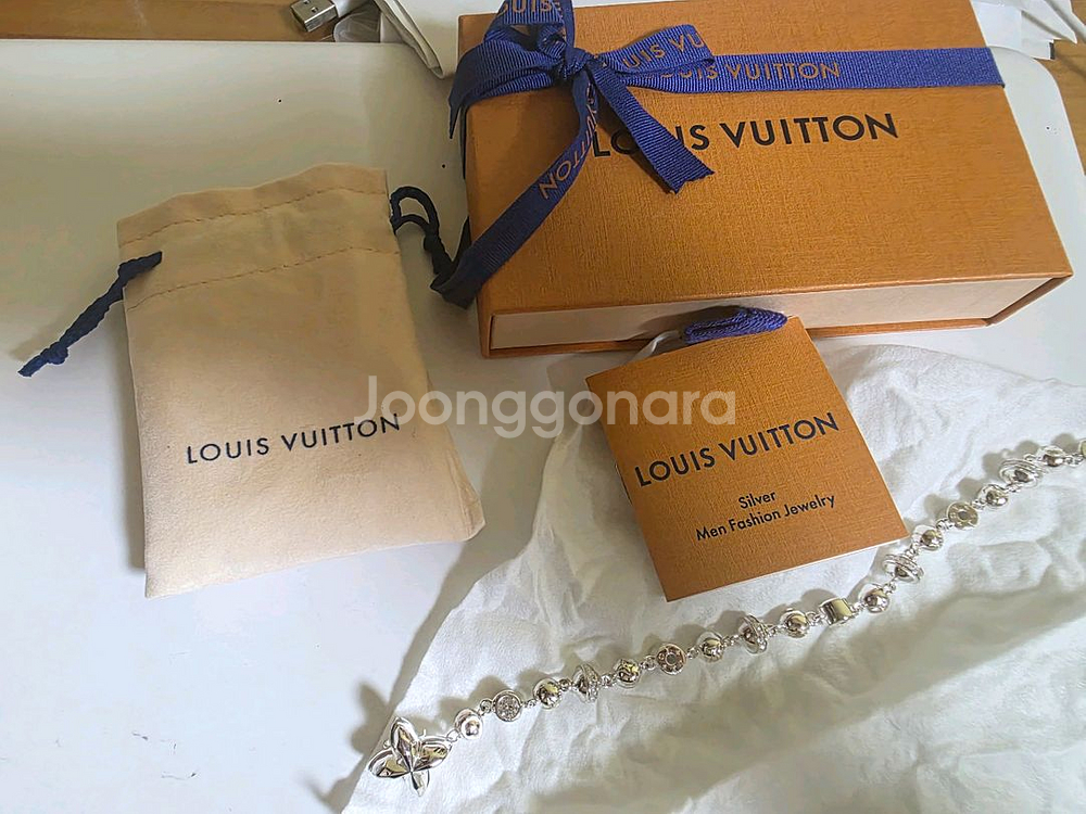 (새상품) 루이비통 Lv 글로브 팔찌--5