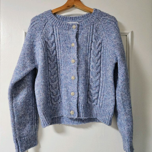 피그먼트 보카시 블루 니트 가디건 스웨터 편의점 반값 택포 22000원