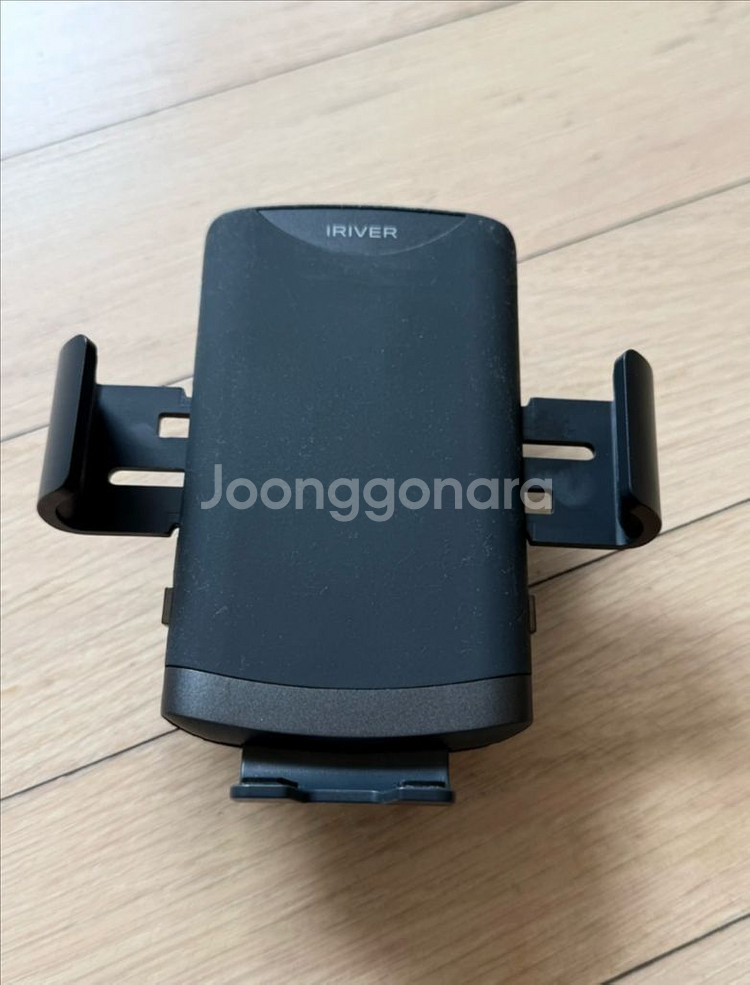 아이리버 차량용 무선 충전 거치대--0