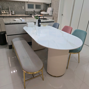 모던 화이트 식탁 세트