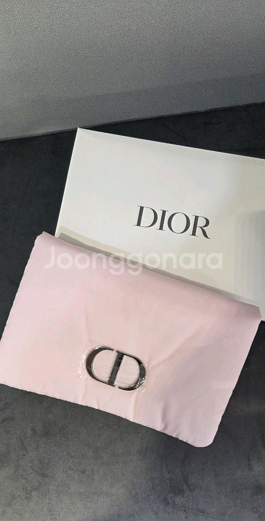 정품 디올 뷰티 핑크 패딩파우치--0