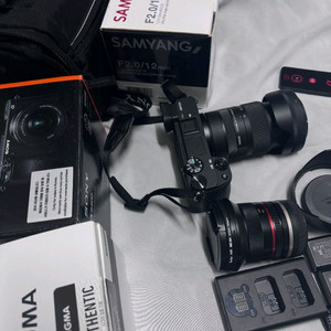 소니 A6400 미러리스 카메라 + 12mm 렌즈 세트