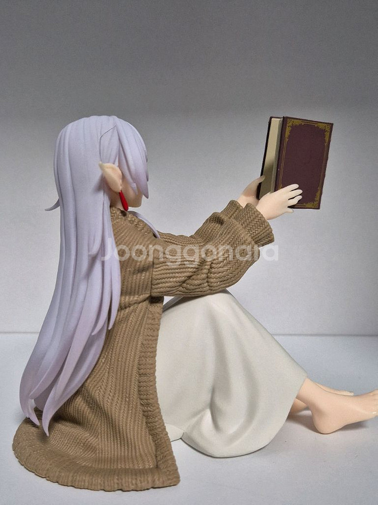 장송의 프리렌 타이토 데스크탑 피규어--2