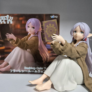 장송의 프리렌 타이토 데스크탑 피규어