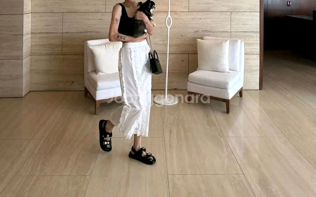 UTG 업타운걸 프릴 롱 스커트 - 화이트,S--1