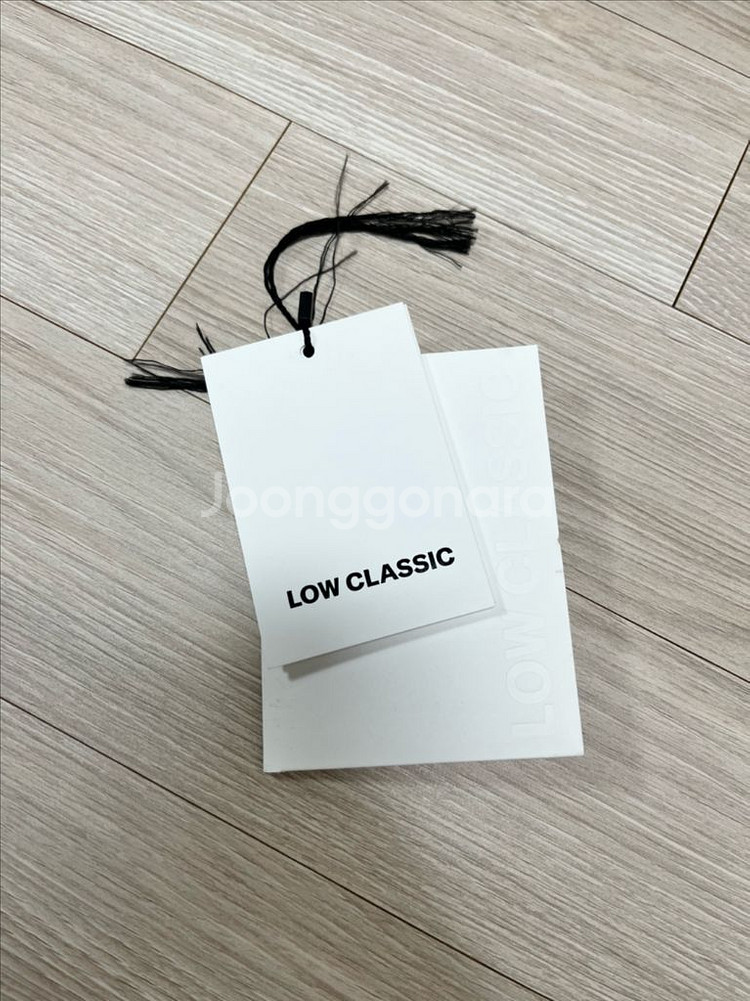 [M] 로우클래식 언발란스 슬리브 니트 블랙--9