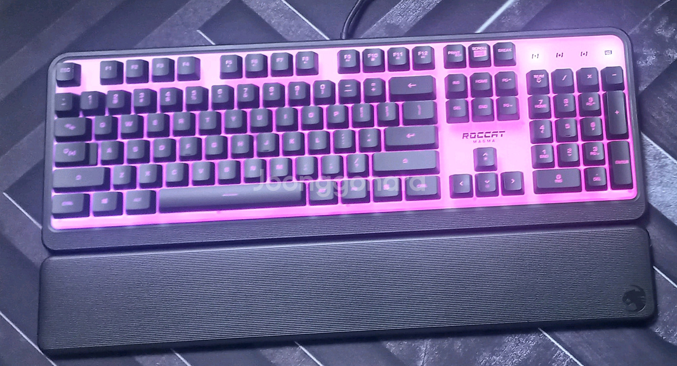로캣 마그마 영문 키캡 Rgb 유선 게이밍 키보드--1