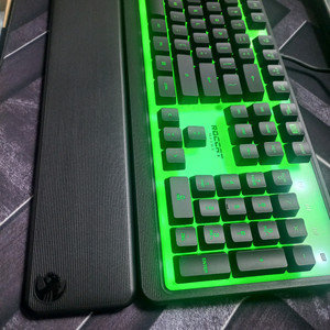 로캣 마그마 영문 키캡 Rgb 유선 게이밍 키보드