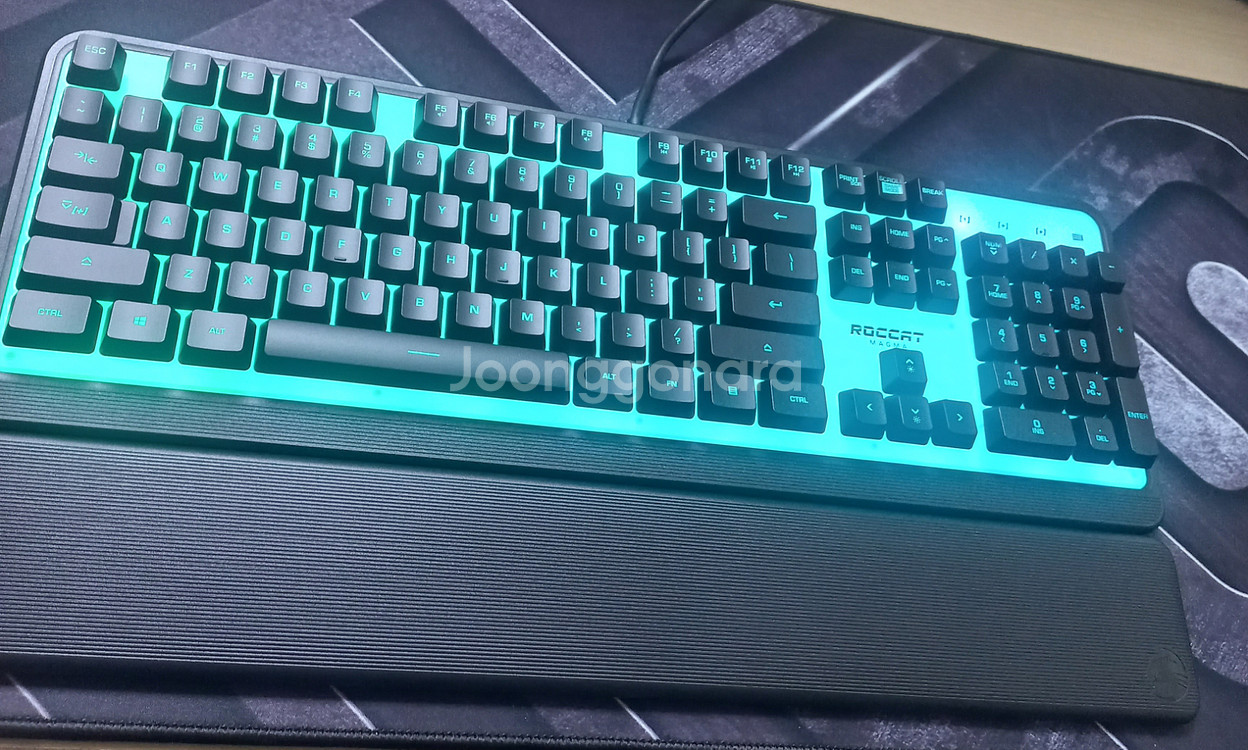 로캣 마그마 영문 키캡 Rgb 유선 게이밍 키보드--2