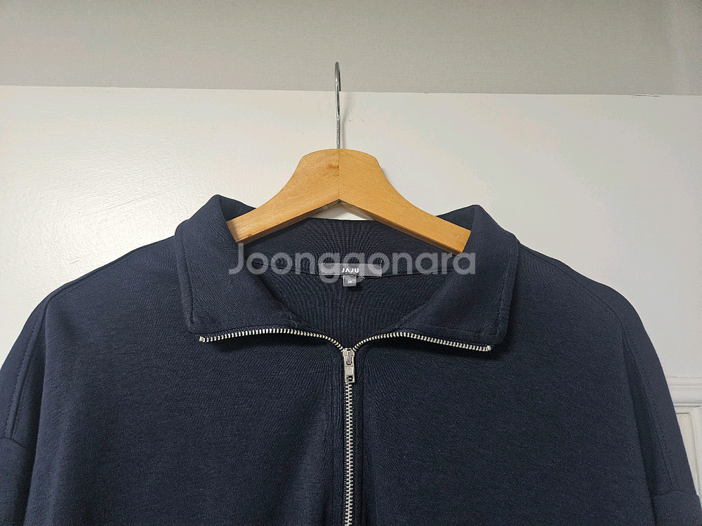 자주 jaju 네이비 집업 맨투맨 긴팔티셔츠 편의점 반값 택포 12000원--1