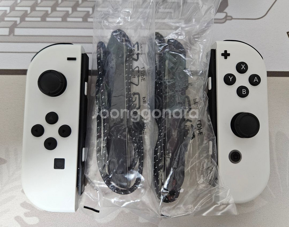 닌텐도 스위치 정품 조이콘 화이트 + 스트랩--0