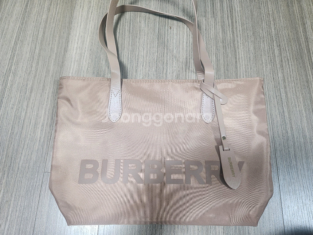 버버리나일론가방(새상품)--0