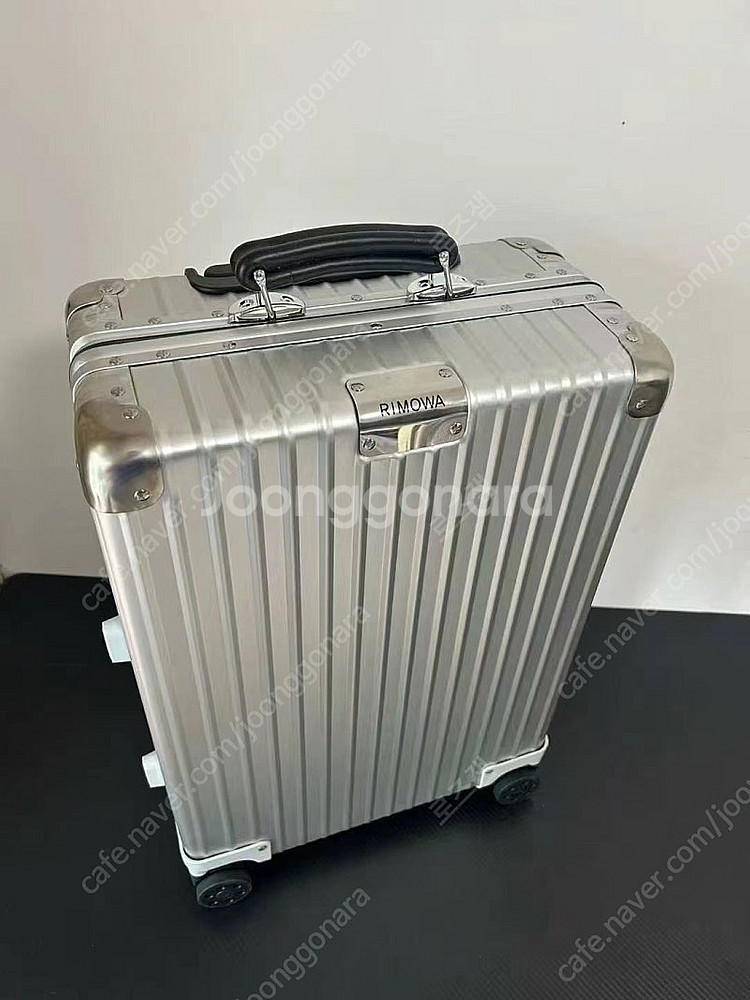 (실사포함 2종)리모와 클래식 알루미늄 캐빈 체크인 캐리어 20 / 26 / 30 인치--3