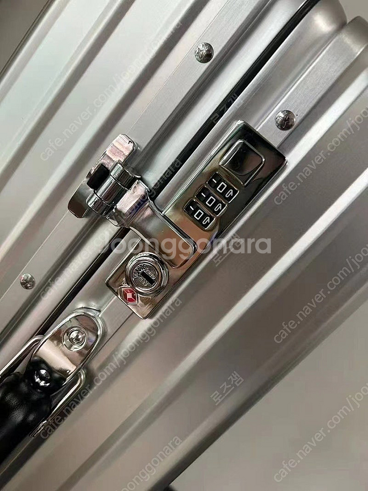 (실사포함 2종)리모와 클래식 알루미늄 캐빈 체크인 캐리어 20 / 26 / 30 인치--6