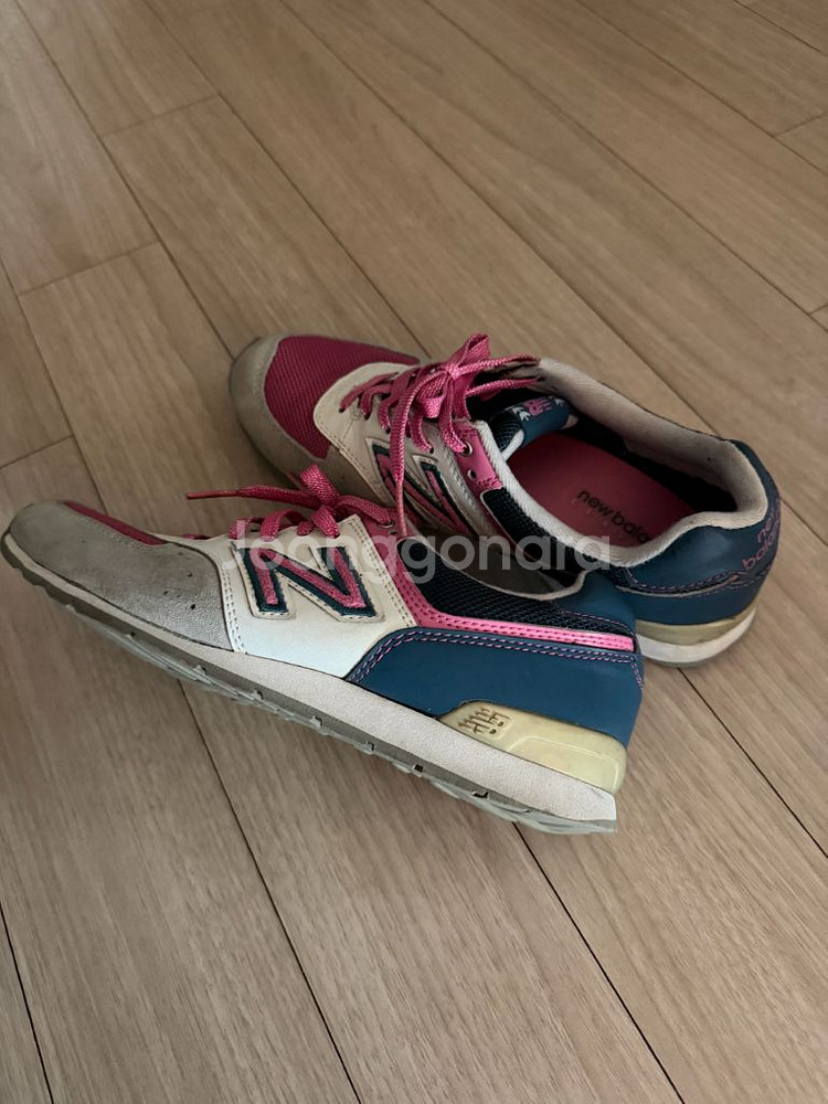 뉴발란스 운동화 245--2