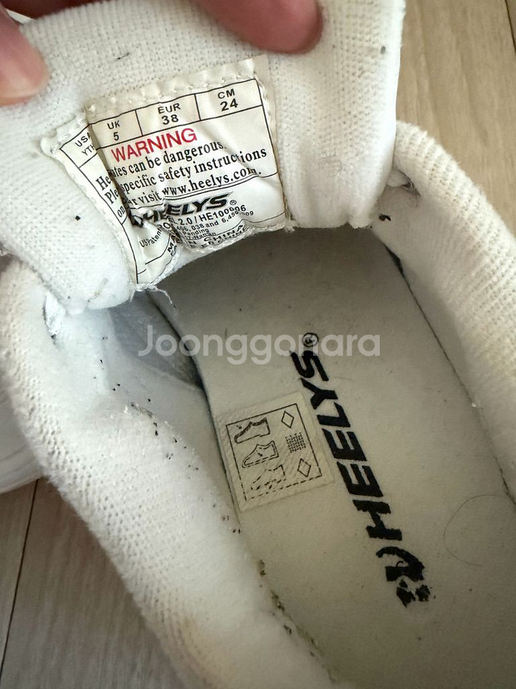 휠리스 스니커즈 240--1