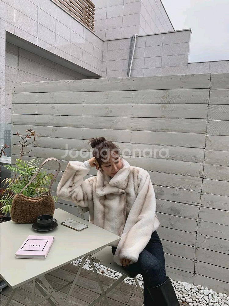 수입의류 새상품 카라넥 밍크 퍼 자켓 페이크퍼--3