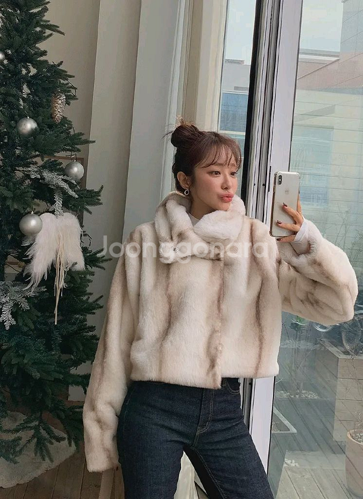 수입의류 새상품 카라넥 밍크 퍼 자켓 페이크퍼--7