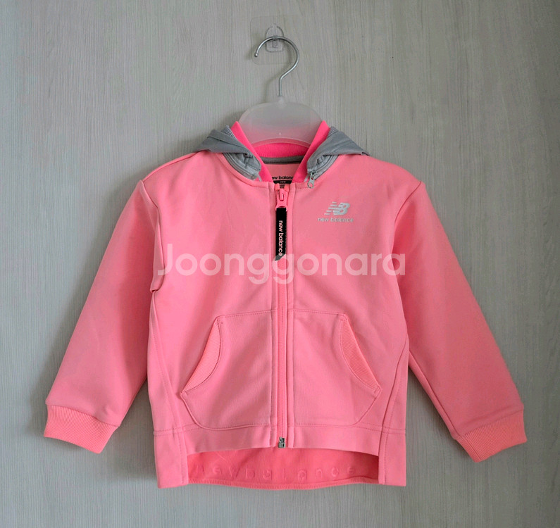 뉴발란스키즈 여아 트레이닝세트 100사이즈--1