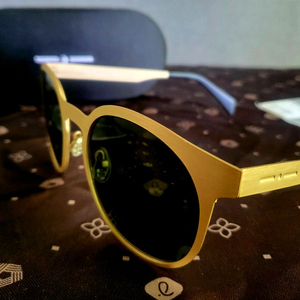 [미사용 새상품] -lNDEPENDENT 티타늄 선글라