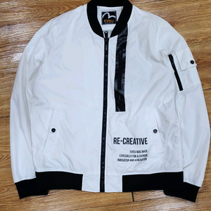 에비수 RE-CREATIVE 바람막이 자켓
