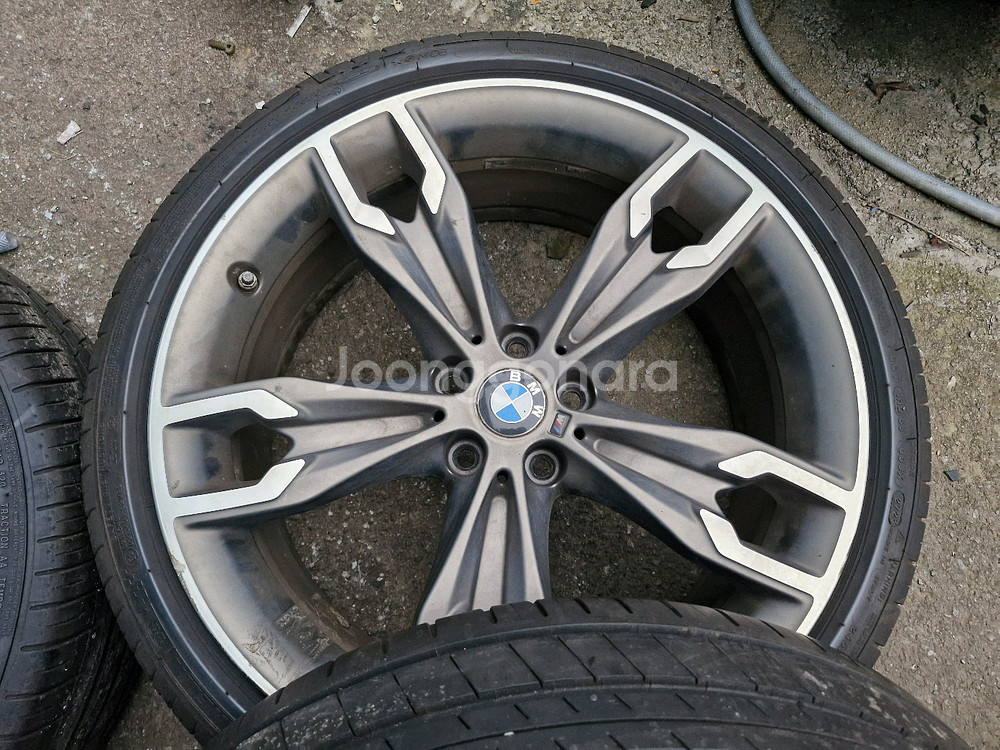 BMW G30 20인치 순정 휠타이어 세트--3