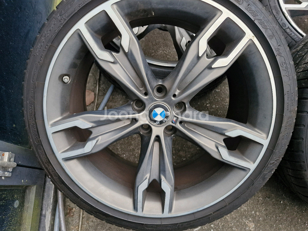 BMW G30 20인치 순정 휠타이어 세트--2