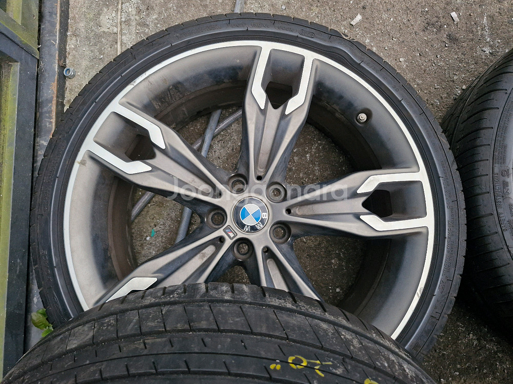 BMW G30 20인치 순정 휠타이어 세트--6