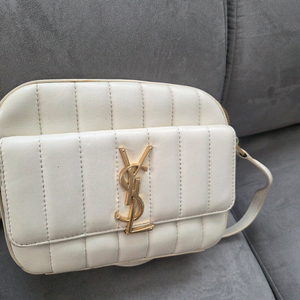 YSL 로고 스몰 화이트