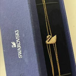 스와로브스키 스완 목걸이