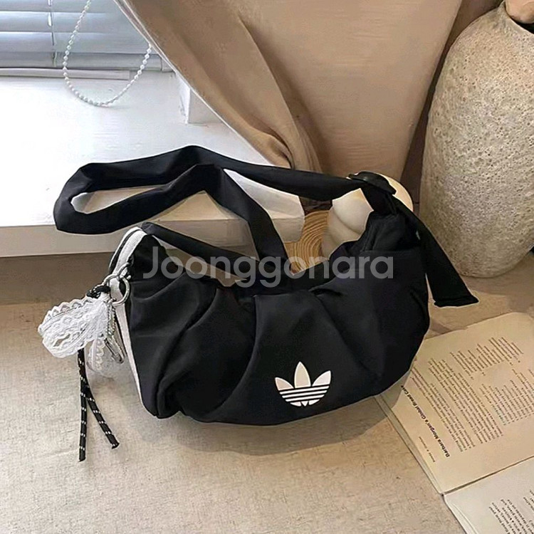 아디다스가방 만두백 반달크로스백 미니백 셔링백 곱창가방--3
