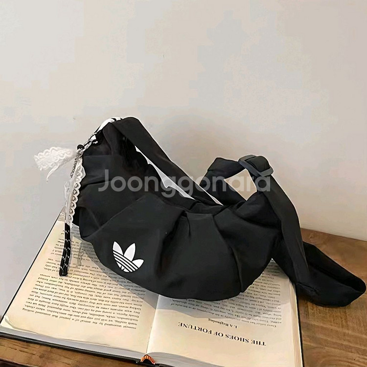 아디다스가방 만두백 반달크로스백 미니백 셔링백 곱창가방--4