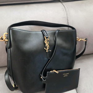 생로랑 레더 버킷백