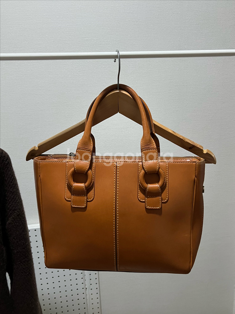 탄브라운 가죽 토트백 (이탈리아)--0