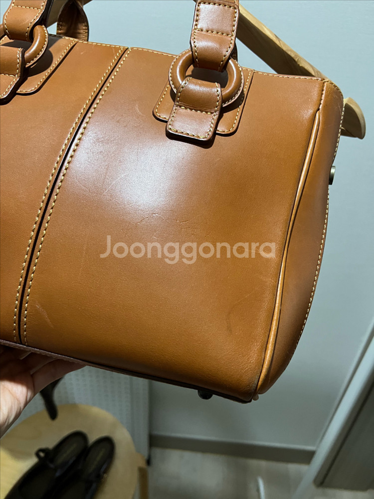 탄브라운 가죽 토트백 (이탈리아)--3