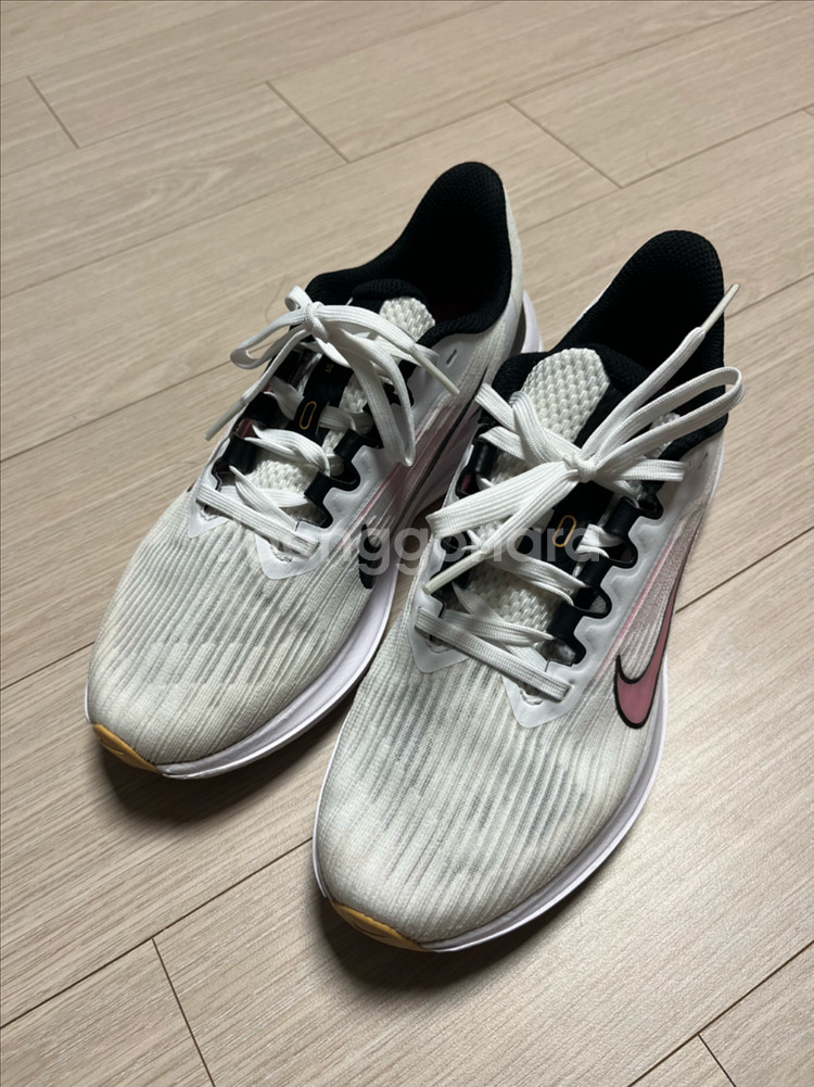 (1회착용) 나이키 윈플로 9 조깅 달리기 러닝 런닝화 235--0