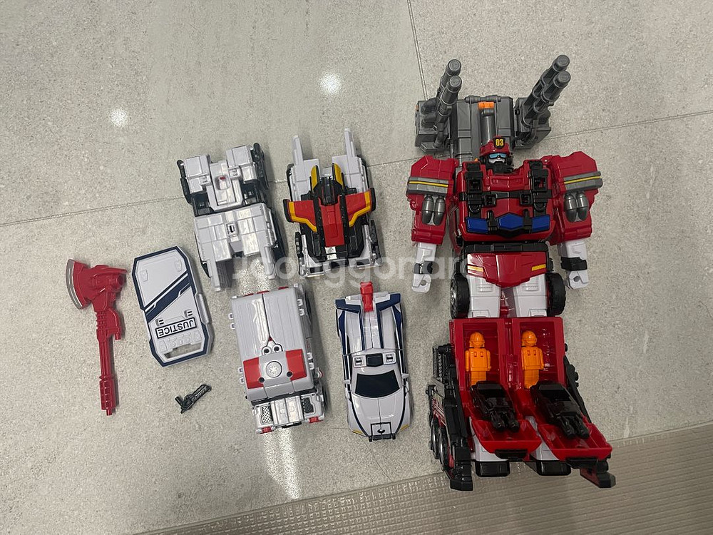 택포)또봇 닥쎈붐 sos 팝니다--0