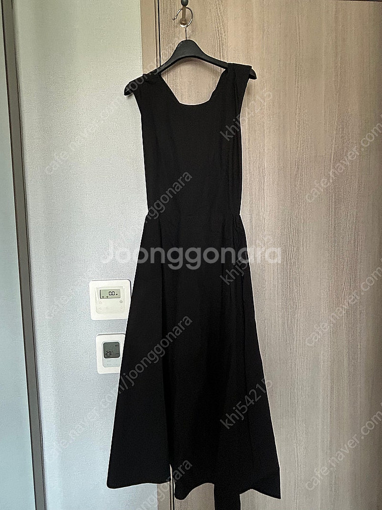 엘콤마 블랙 원피스--2