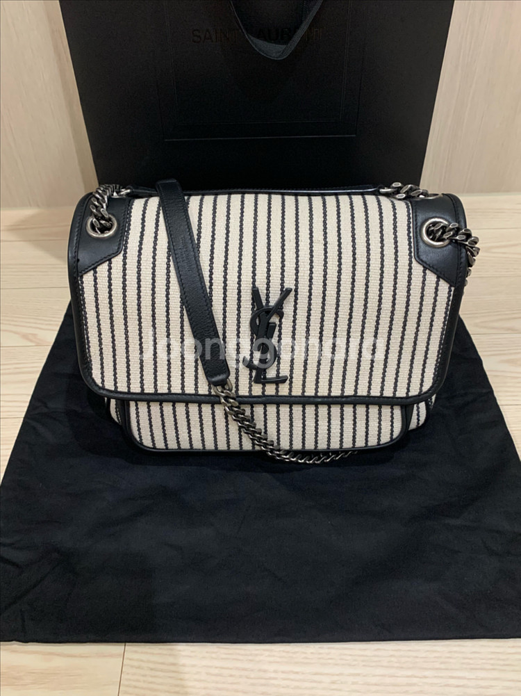 생로랑 니키백 미듐 미디움 캔버스 블랙 스트라이프--0