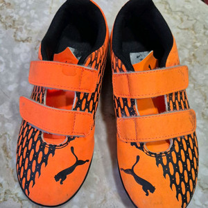 푸마 풋살화190 끈없는찍찍이 축구화