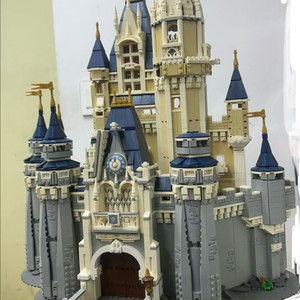 레고 디즈니캐슬 71040 디즈니성 판매합니다.