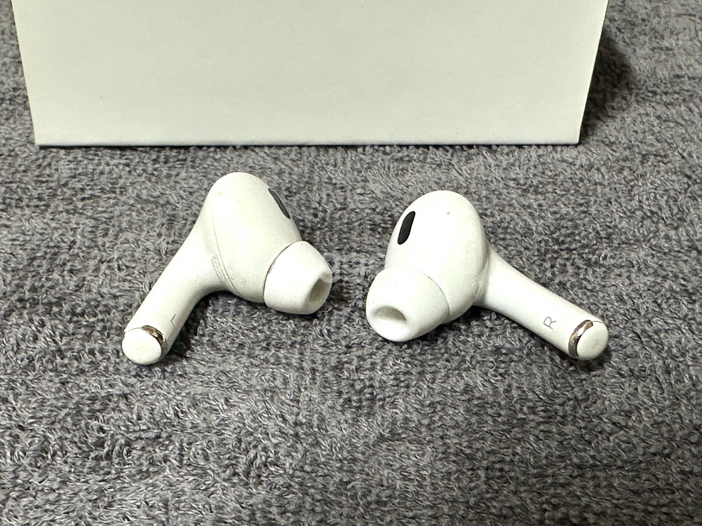 에어팟 프로 2세대 실사용품 판매합니다--8