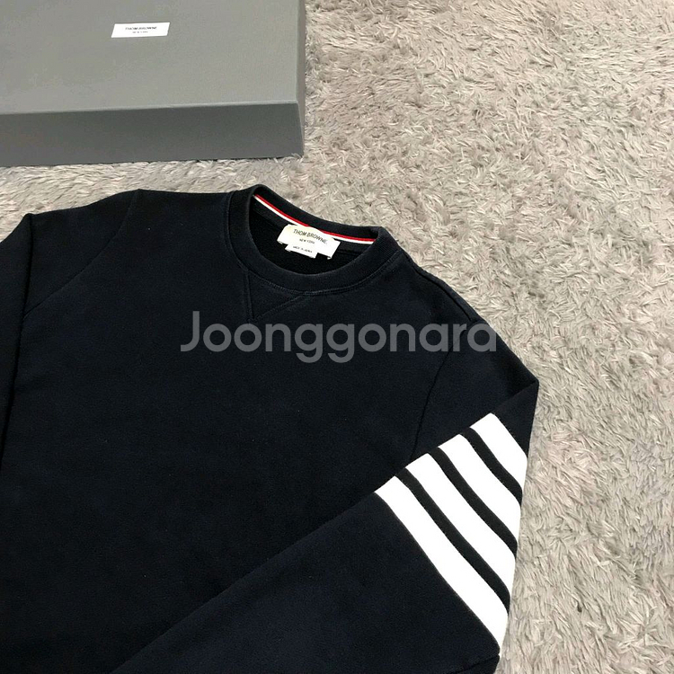 [2][신형]톰브라운 사선완장 맨투맨--1