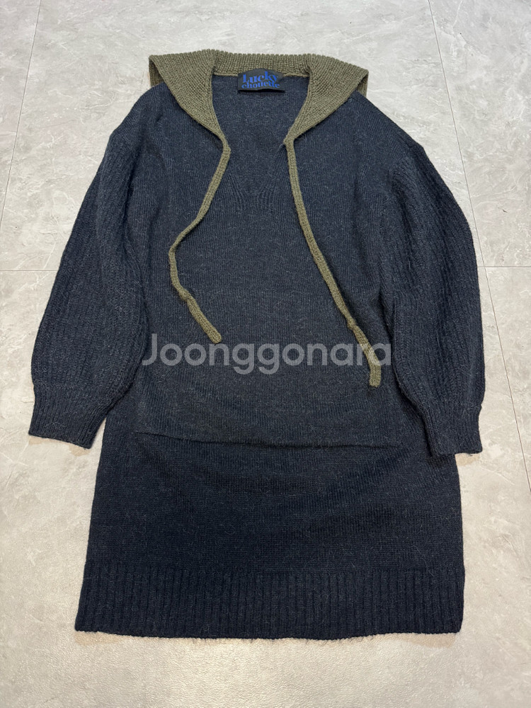 F 럭키슈에뜨 니트 원피스--0