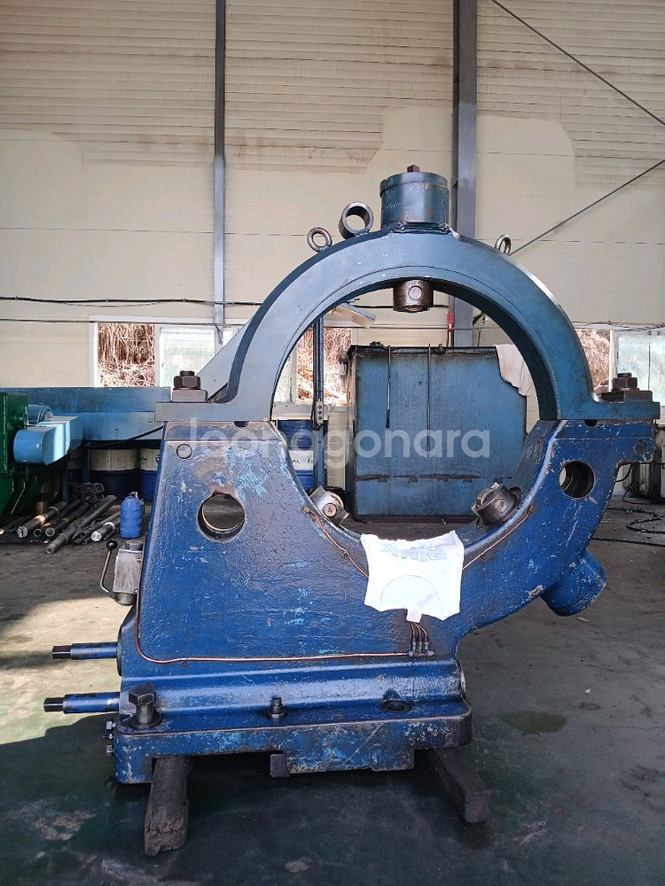 스코다 일산 대형선반 1500파이 3베드 방진구 판매금액 900백만원입니다. 공작기계--0