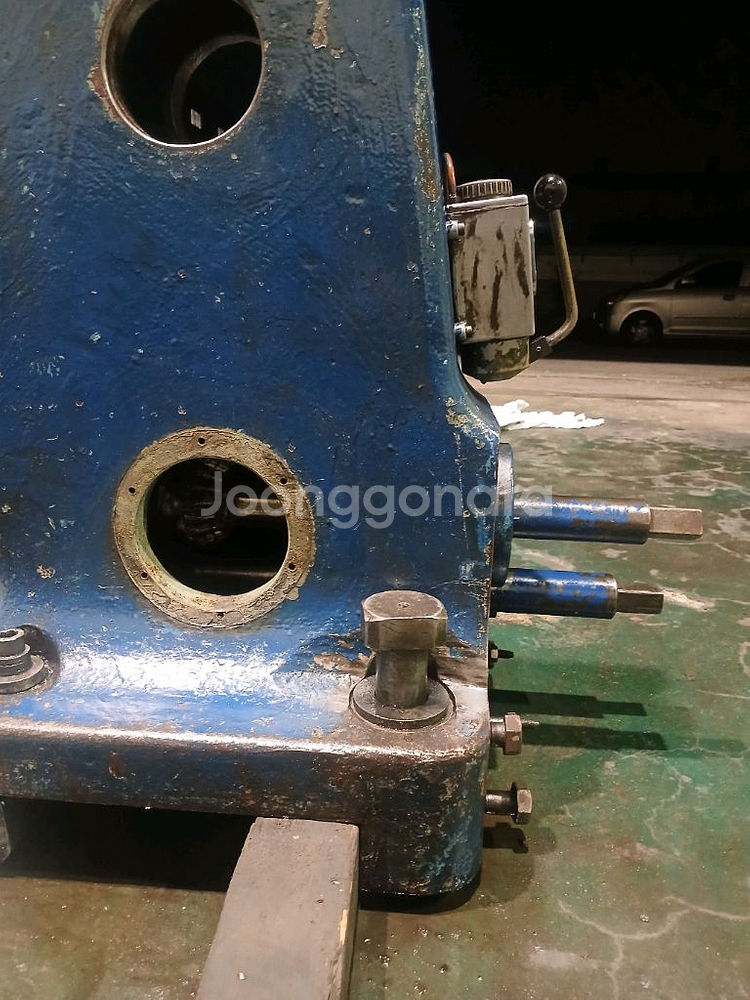 스코다 일산 대형선반 1500파이 3베드 방진구 판매금액 900백만원입니다. 공작기계--6